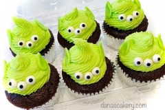 Toy-Story-Alien-Cupcakes